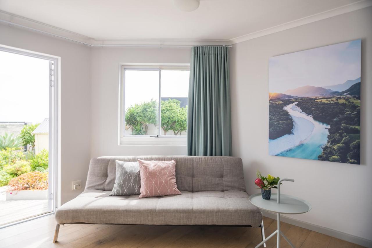 Ocean12 Guesthouse Sunset Beach Cape Town Bagian luar foto