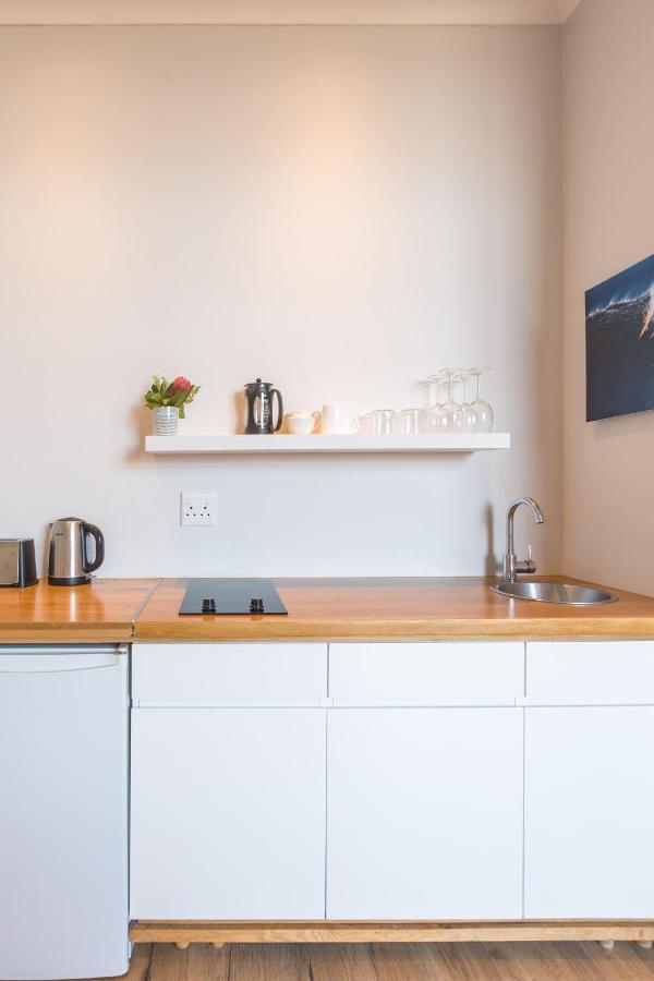 Ocean12 Guesthouse Sunset Beach Cape Town Bagian luar foto