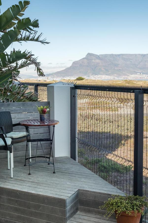 Ocean12 Guesthouse Sunset Beach Cape Town Bagian luar foto