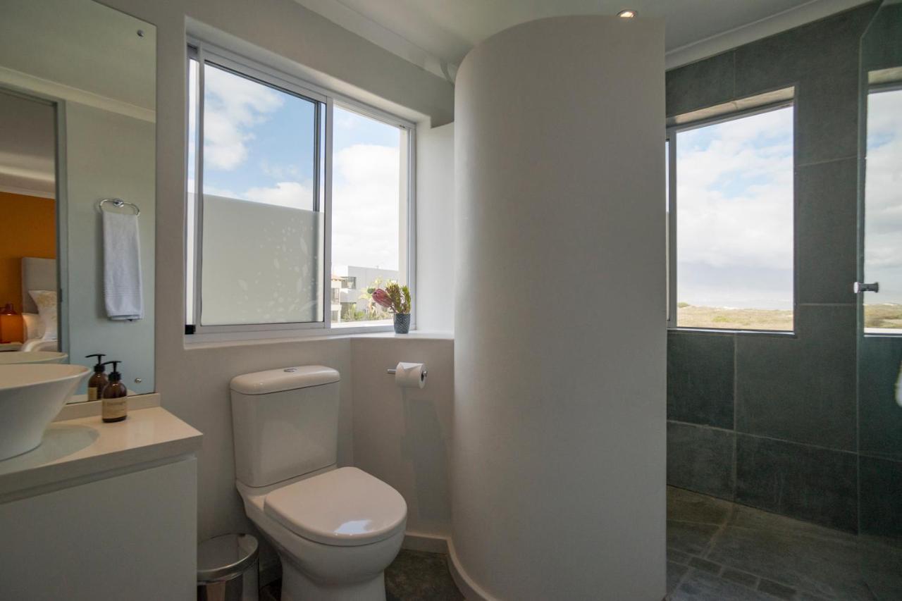 Ocean12 Guesthouse Sunset Beach Cape Town Bagian luar foto