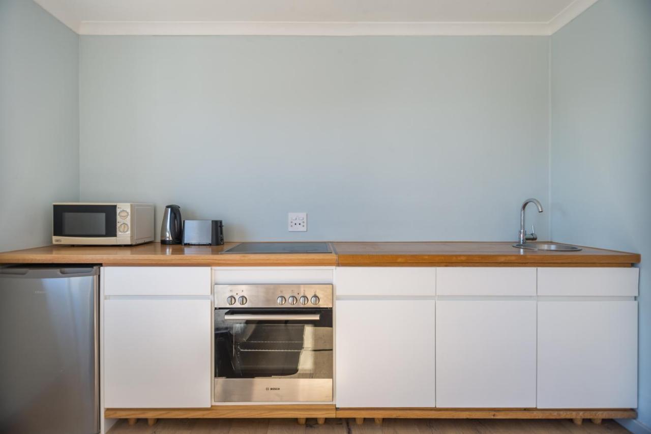 Ocean12 Guesthouse Sunset Beach Cape Town Bagian luar foto