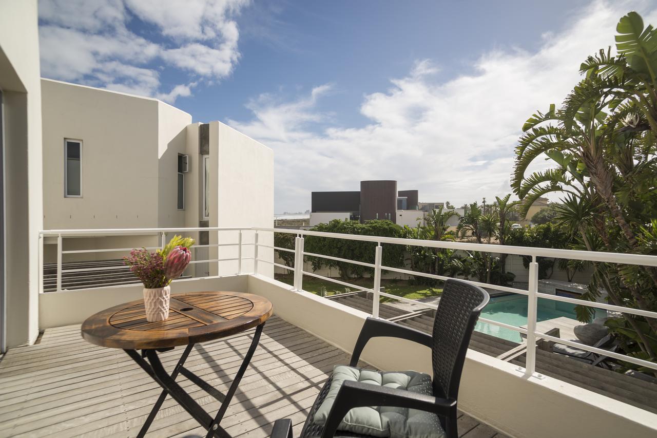 Ocean12 Guesthouse Sunset Beach Cape Town Bagian luar foto